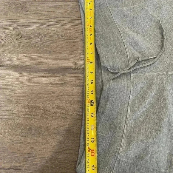 Lululemon Groove Crop Workout Gray  with Drawstring, No pockets, Men - Picture 4 of 4